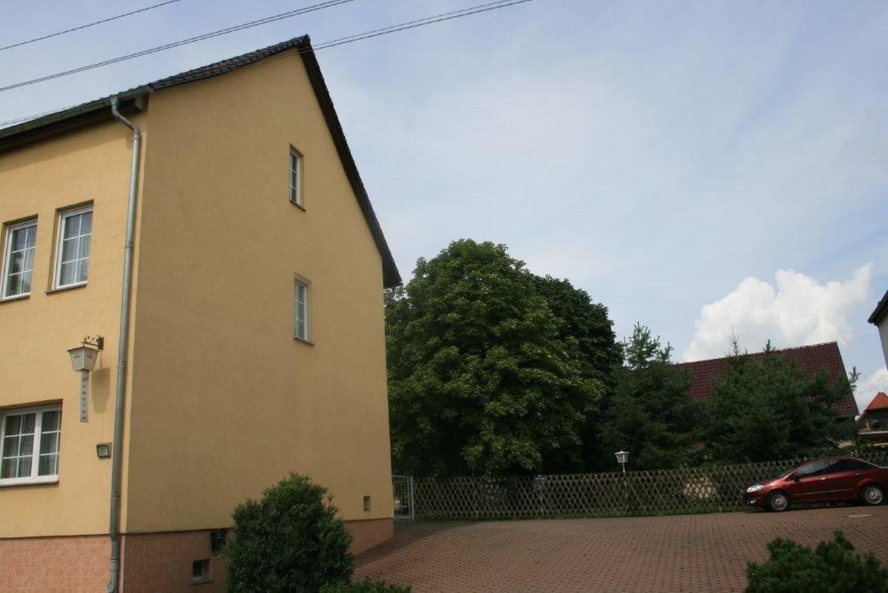 Отель Pension Zur Krone Эйзенах Экстерьер фото